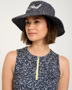 Performance Bucket Hat